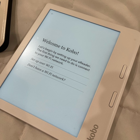 Kobo Libra 2 e-Reader (like brand new w/no tags, box, and charger) - Picture 3 of 11